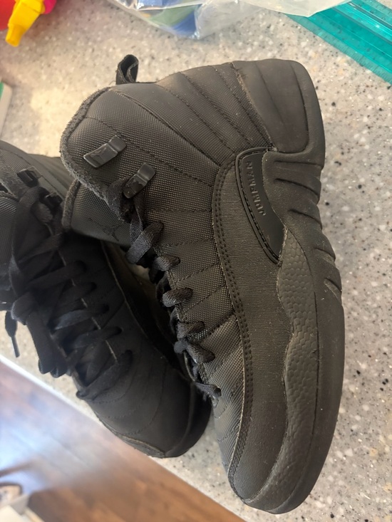 Jordan Kids' All-Black Sneaker - Picture 3 of 14